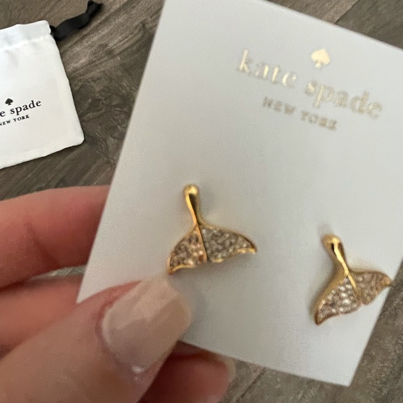 Kate Spade Whale 🐳 Tail Earrings - Picture 4 of 9